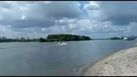 1 видео для Пингвин с консолью (тримаран)