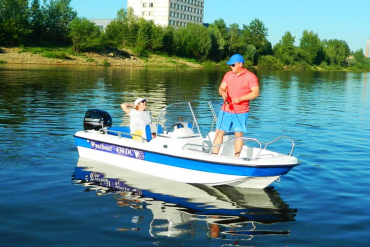 Wyatboat-430 DC (тримаран)